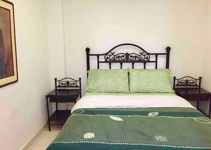 Spacious 2 Bedroom Apartment Central Location 101