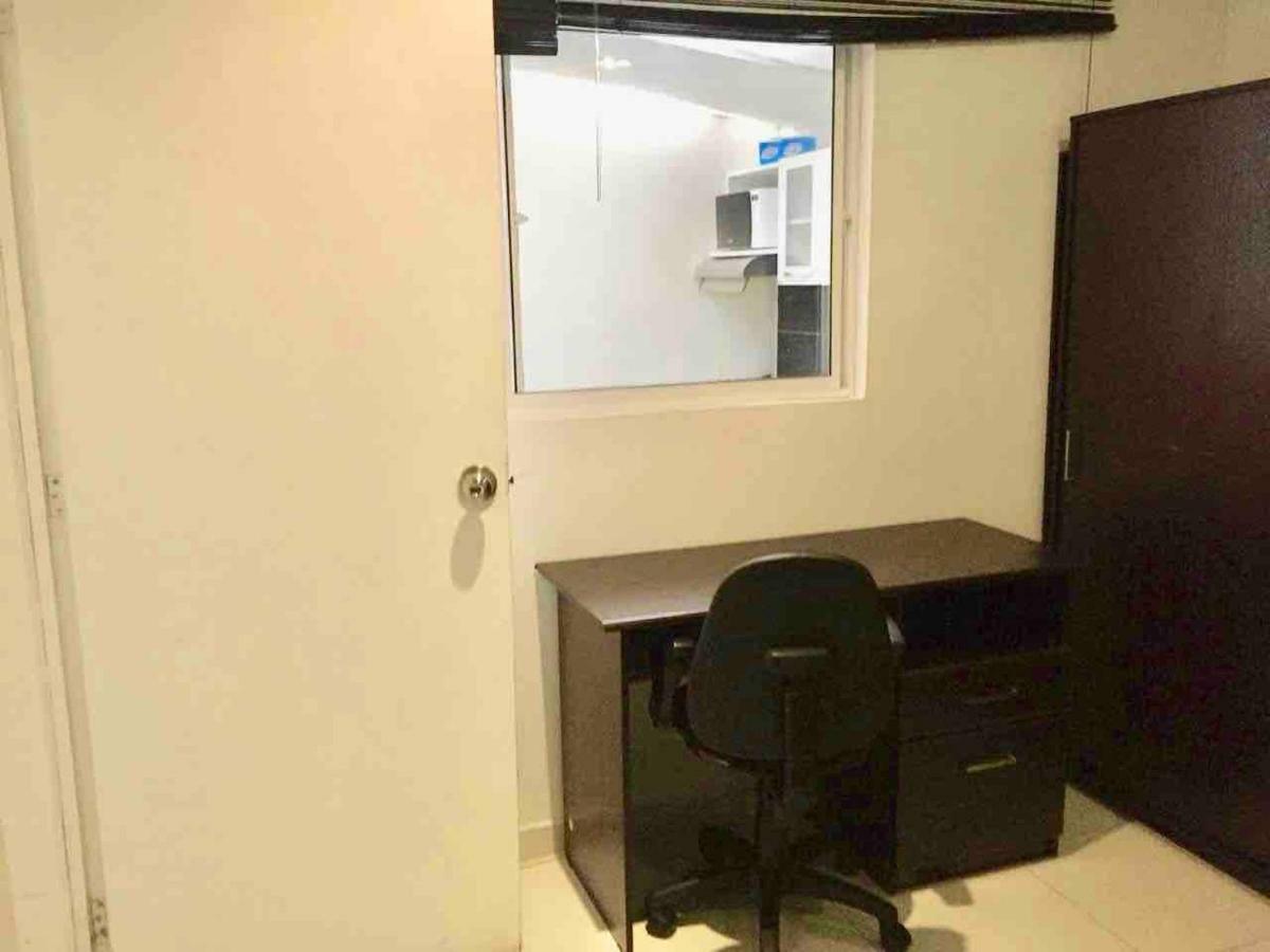 Spacious 2 Bedroom Location 101 *