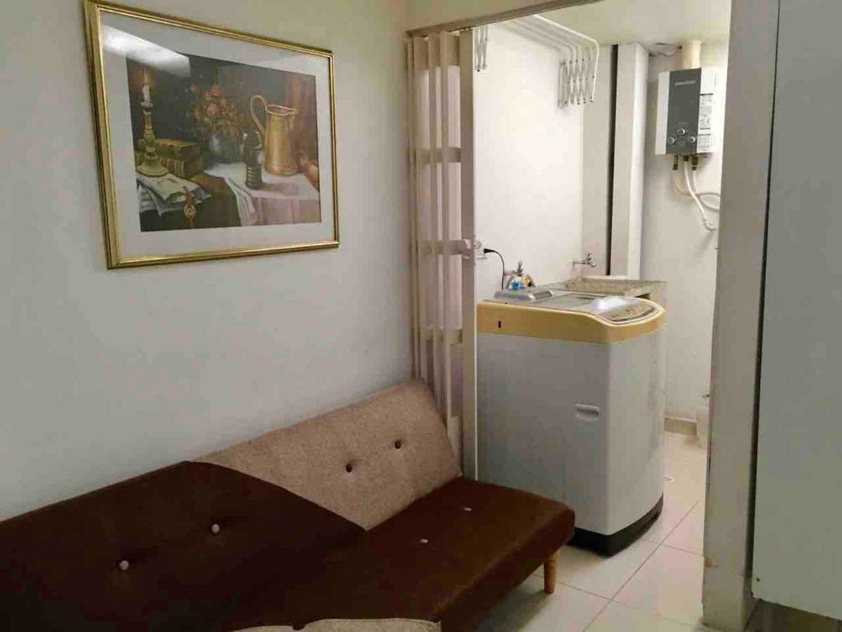 Spacious 2 Bedroom Location 101 *